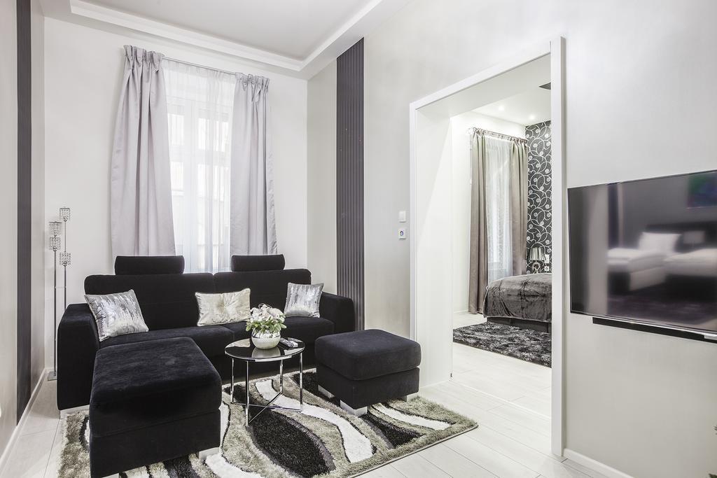 Opera Luxory Suite Budapeste Exterior foto