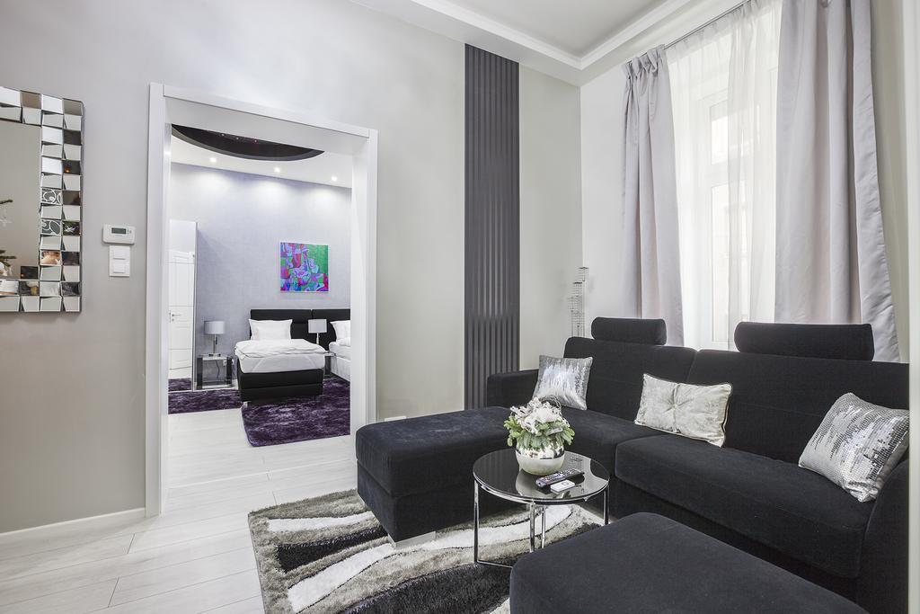 Opera Luxory Suite Budapeste Exterior foto