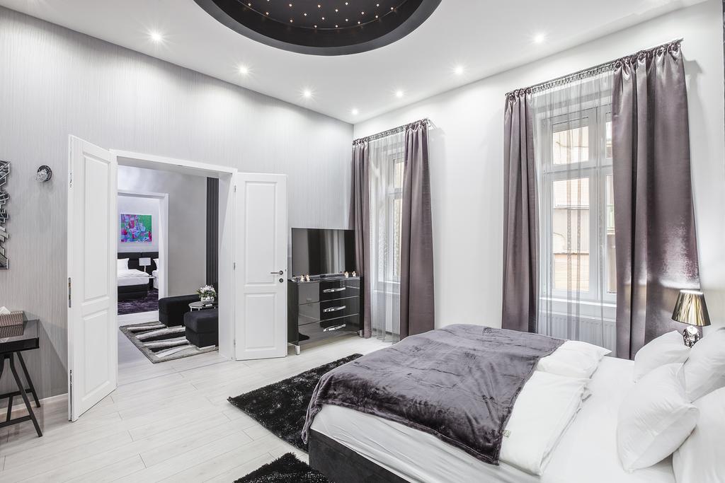 Opera Luxory Suite Budapeste Exterior foto